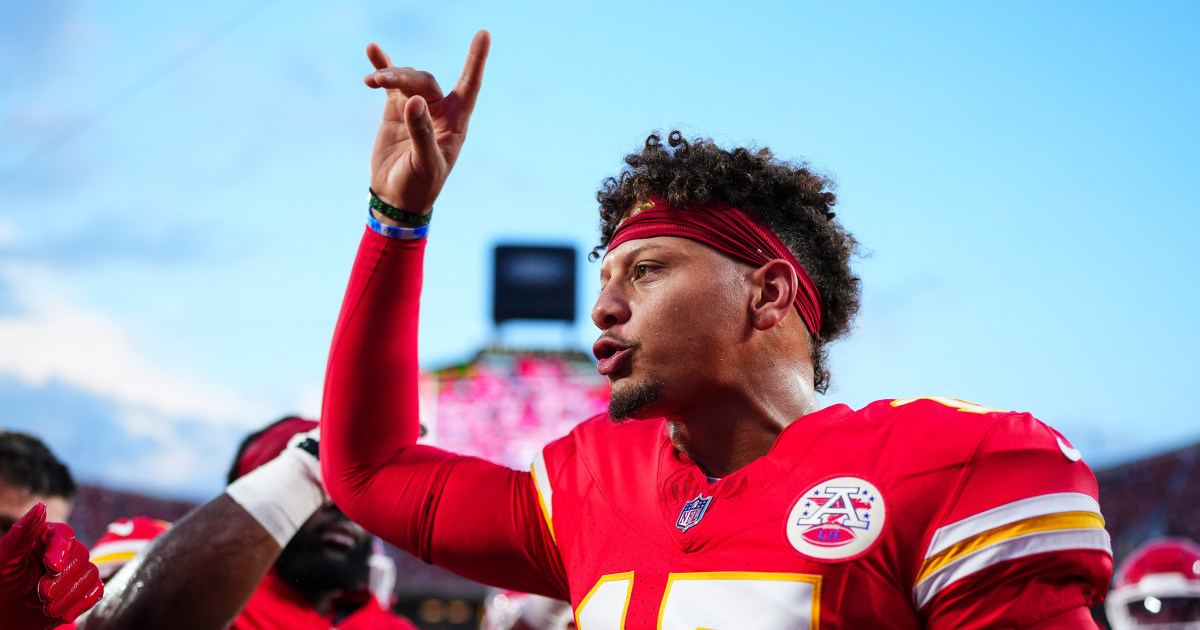 Patrick Mahomes says he’s not planning to endorse a presidential candidate