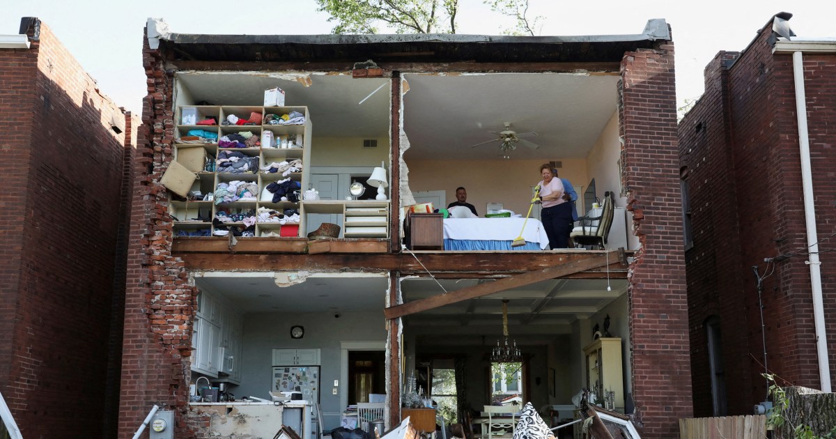After deadly tornadoes in St. Louis, FEMA help is hard to come by